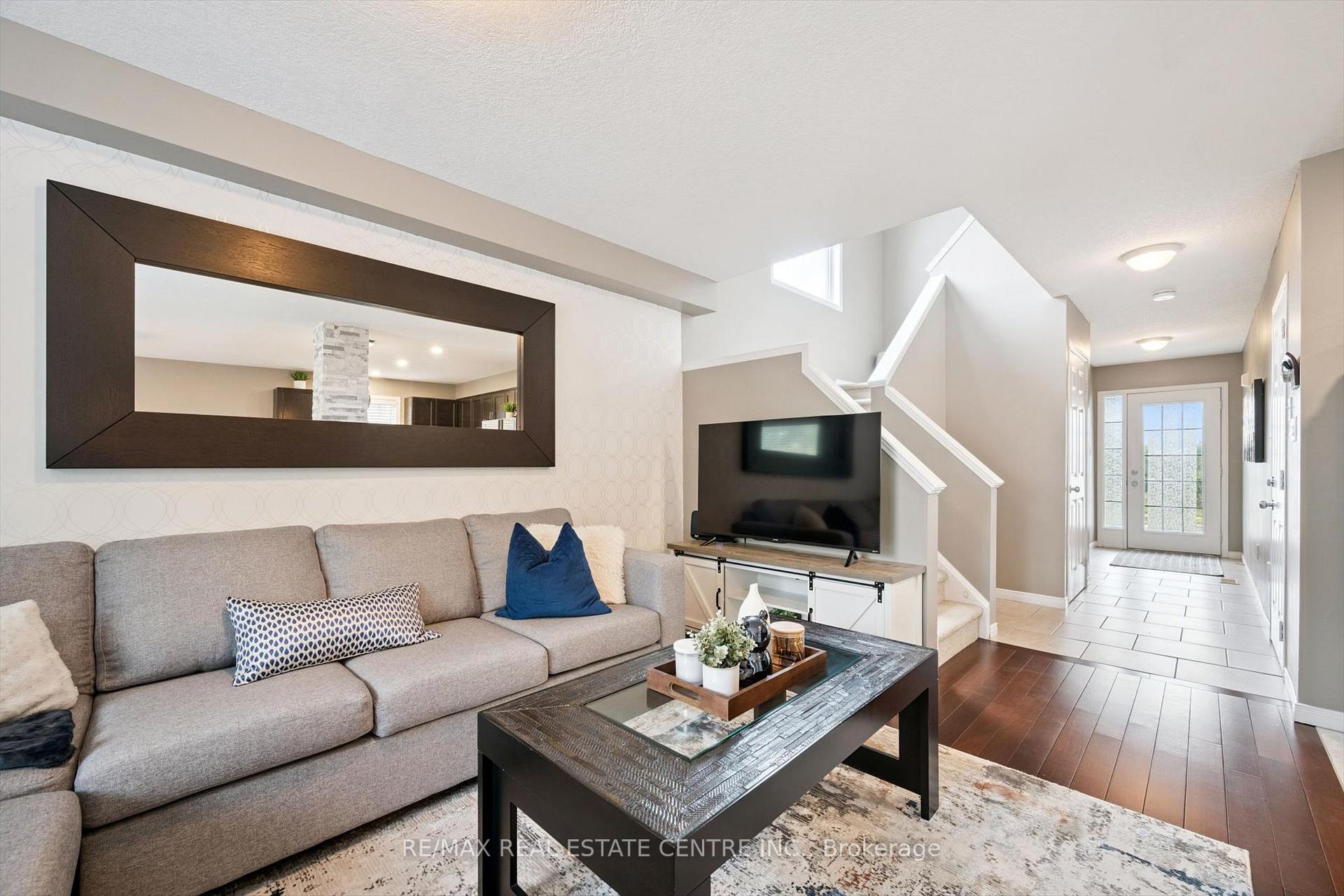 Photo 9 of 394 Sauve Crescent, Waterloo — HOMEH