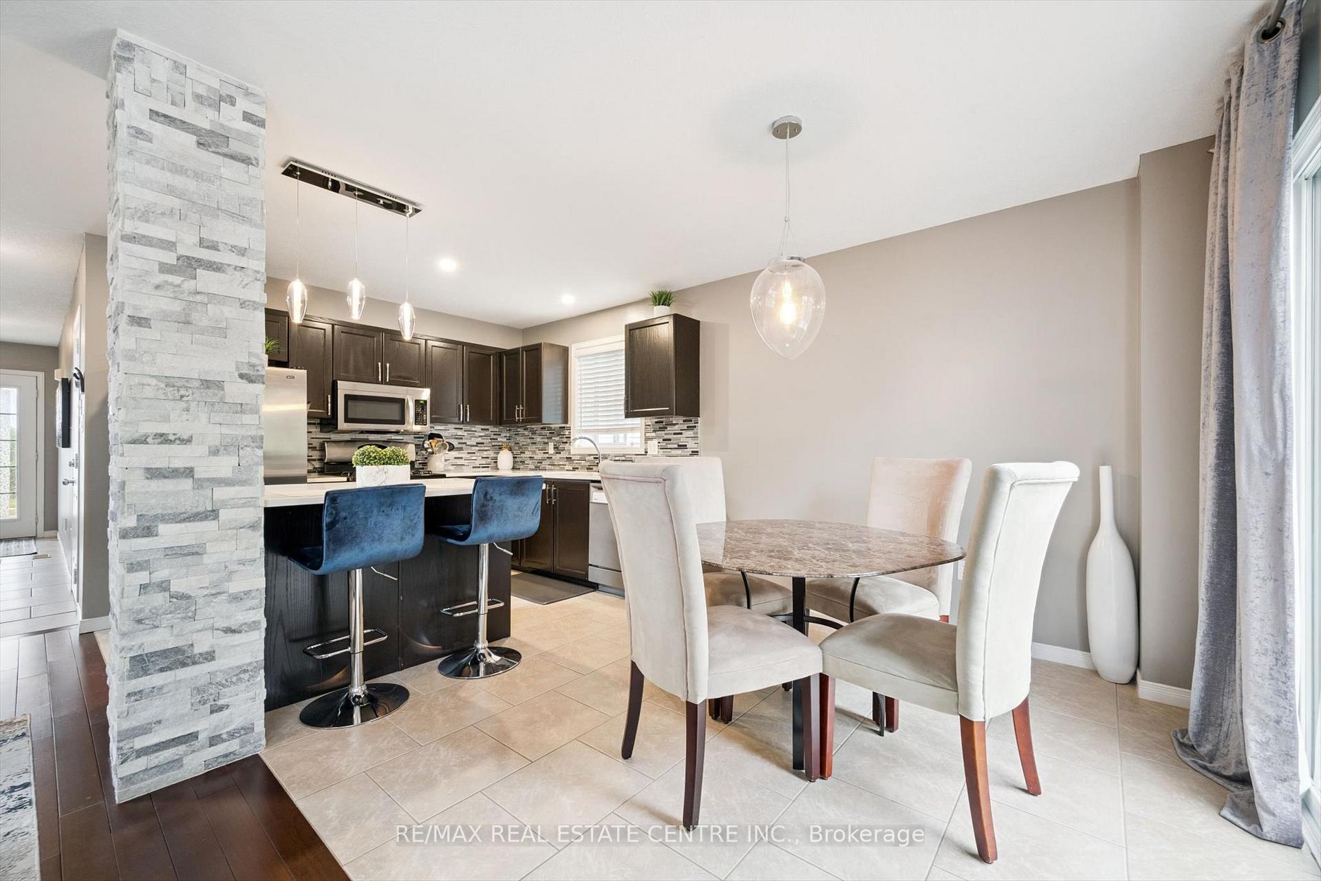 Photo 11 of 394 Sauve Crescent, Waterloo — HOMEH