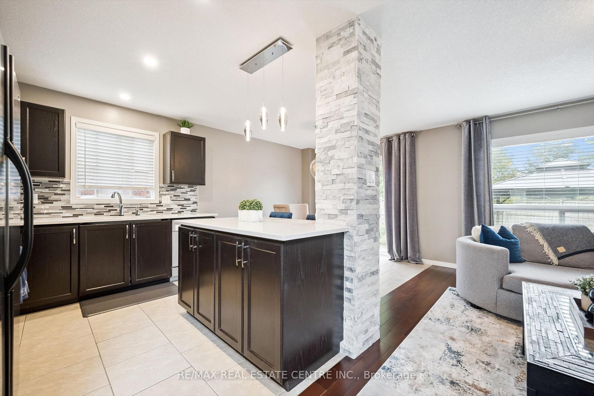 Photo 17 of 394 Sauve Crescent, Waterloo — HOMEH