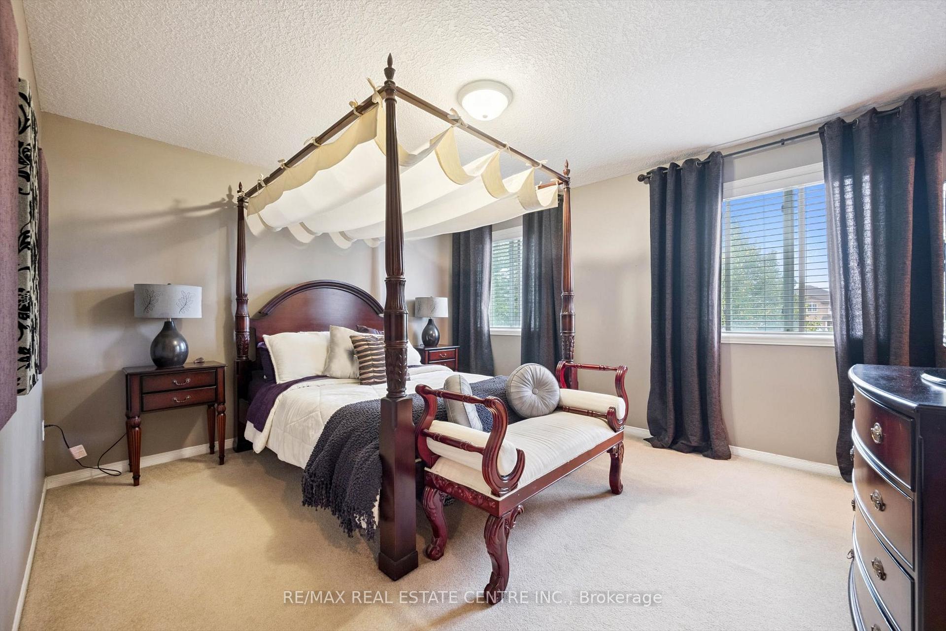 Photo 18 of 394 Sauve Crescent, Waterloo — HOMEH