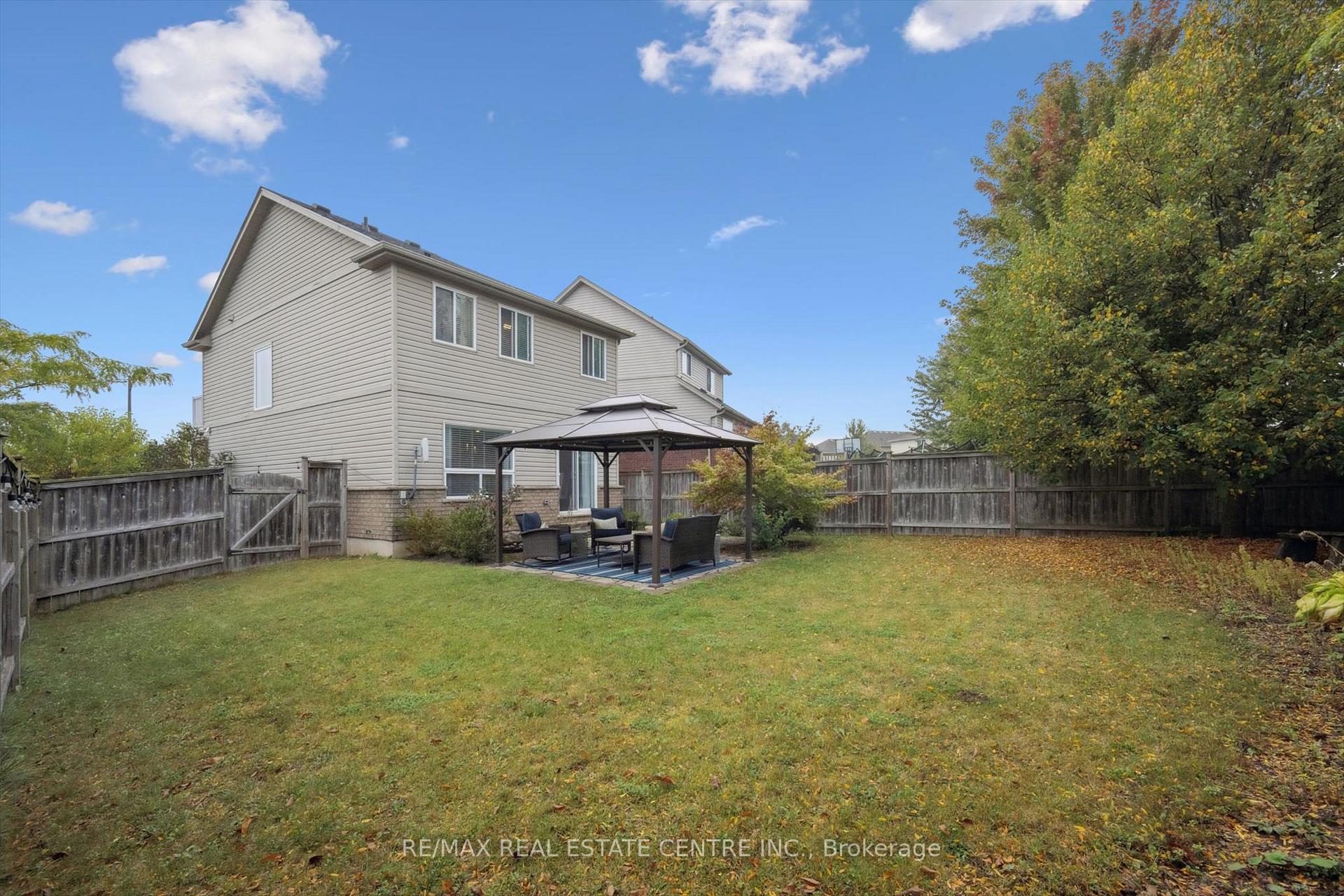 Photo 28 of 394 Sauve Crescent, Waterloo — HOMEH
