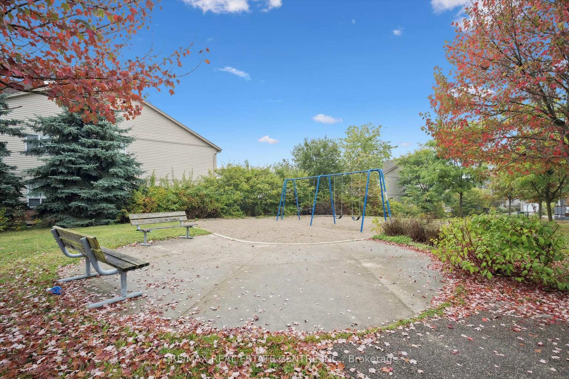 Photo 31 of 394 Sauve Crescent, Waterloo — HOMEH