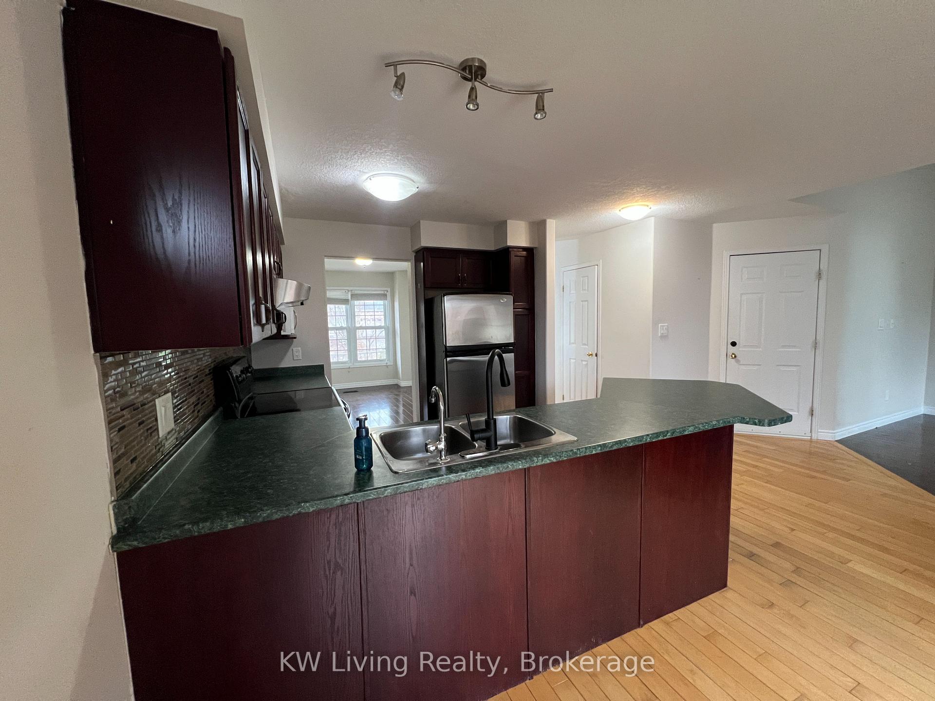 Photo 6 of 622 Columbia Forest Boulevard, Waterloo, Columbia Forest — HOMEH