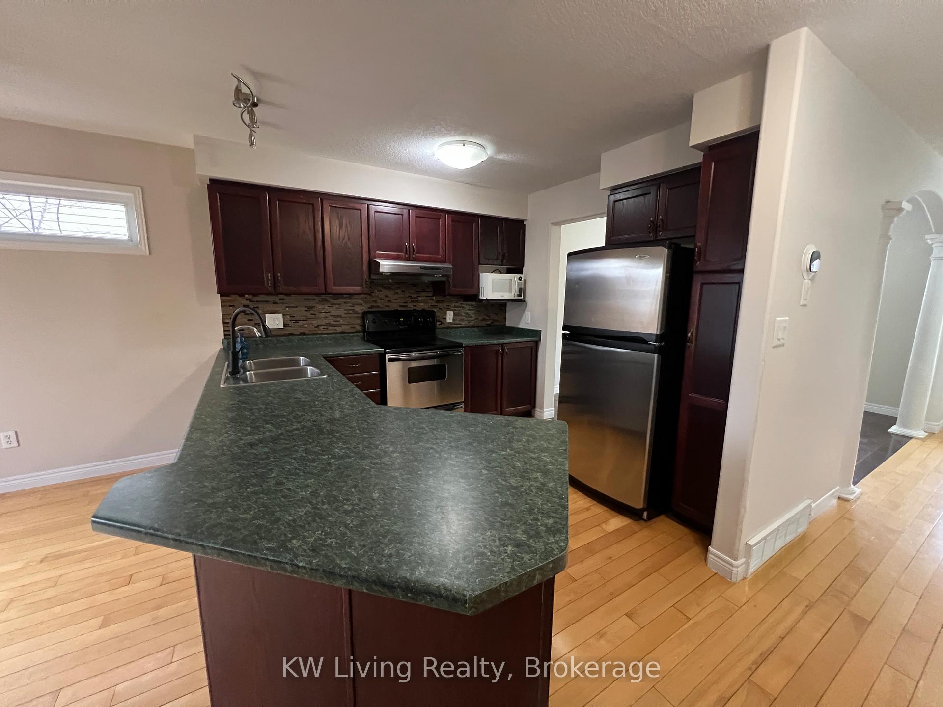 Photo 8 of 622 Columbia Forest Boulevard, Waterloo, Columbia Forest — HOMEH