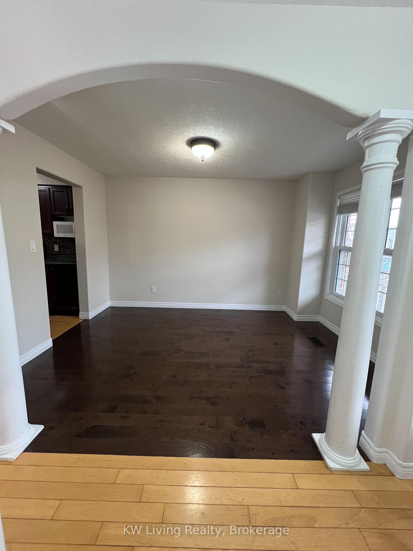 Photo 9 of 622 Columbia Forest Boulevard, Waterloo, Columbia Forest — HOMEH