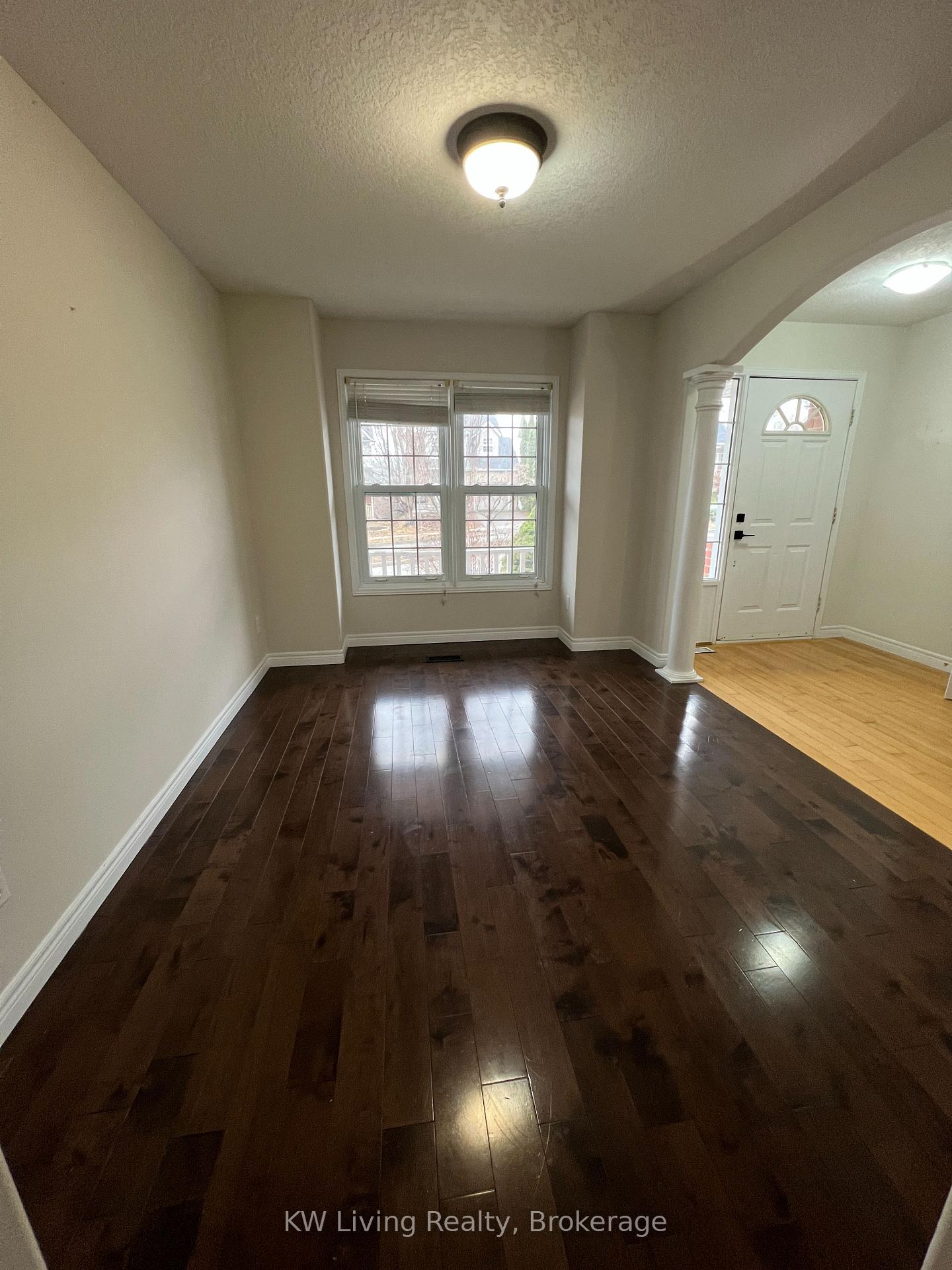 Photo 10 of 622 Columbia Forest Boulevard, Waterloo, Columbia Forest — HOMEH