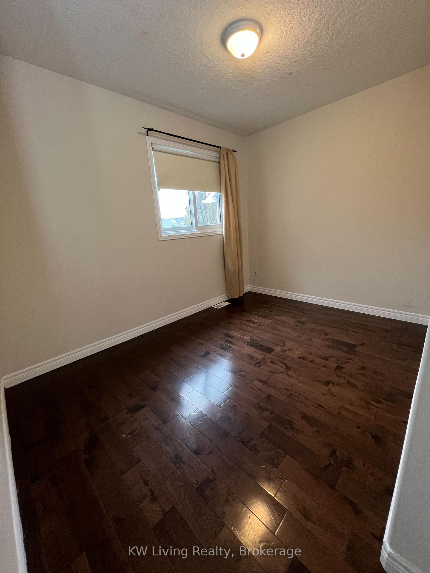 Photo 15 of 622 Columbia Forest Boulevard, Waterloo, Columbia Forest — HOMEH