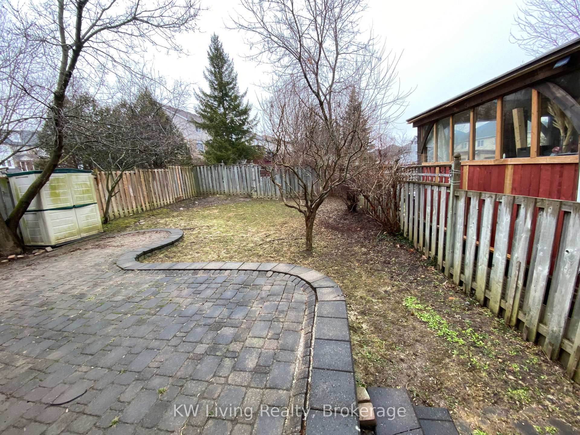 Photo 18 of 622 Columbia Forest Boulevard, Waterloo, Columbia Forest — HOMEH