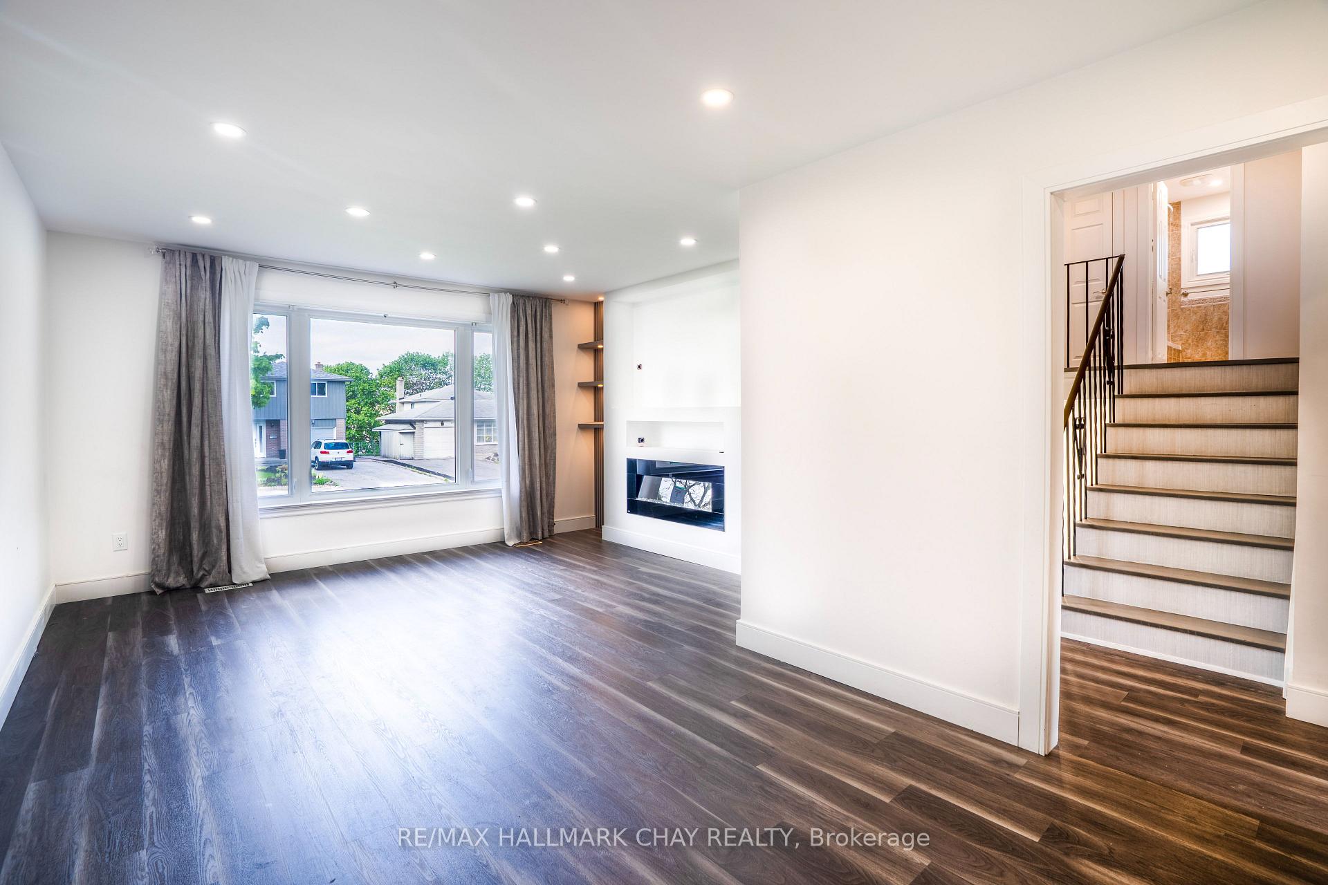 Photo 6 of 72 Jane Crescent, Barrie, Allandale Heights — HOMEH