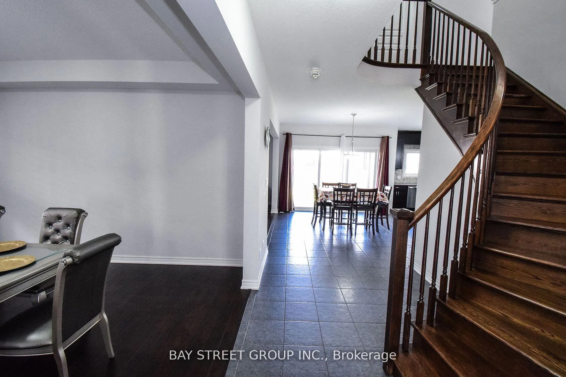 Photo 6 of 490 Silverwood Avenue, Welland, Coyle Creek — HOMEH