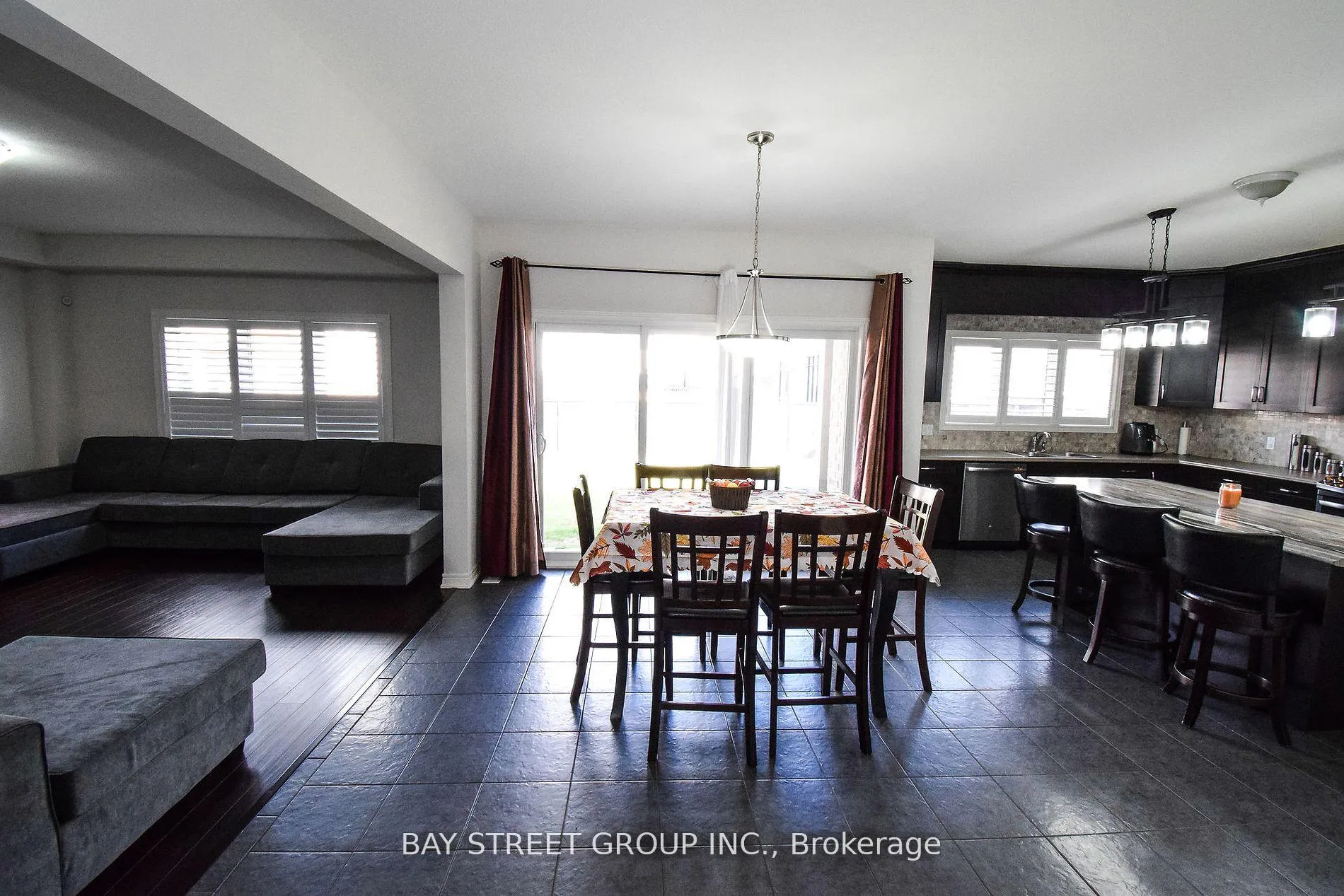 Photo 7 of 490 Silverwood Avenue, Welland, Coyle Creek — HOMEH
