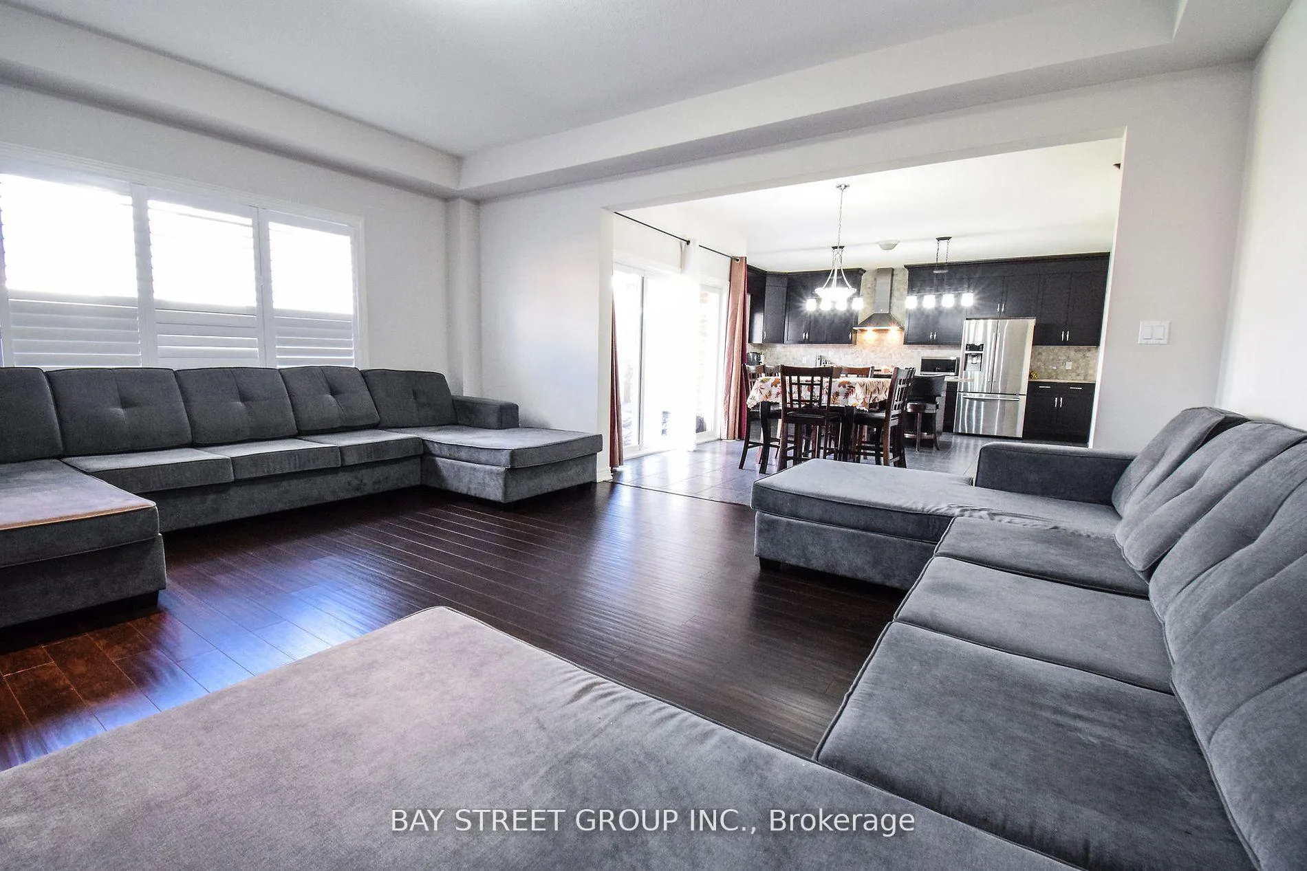 Photo 10 of 490 Silverwood Avenue, Welland, Coyle Creek — HOMEH