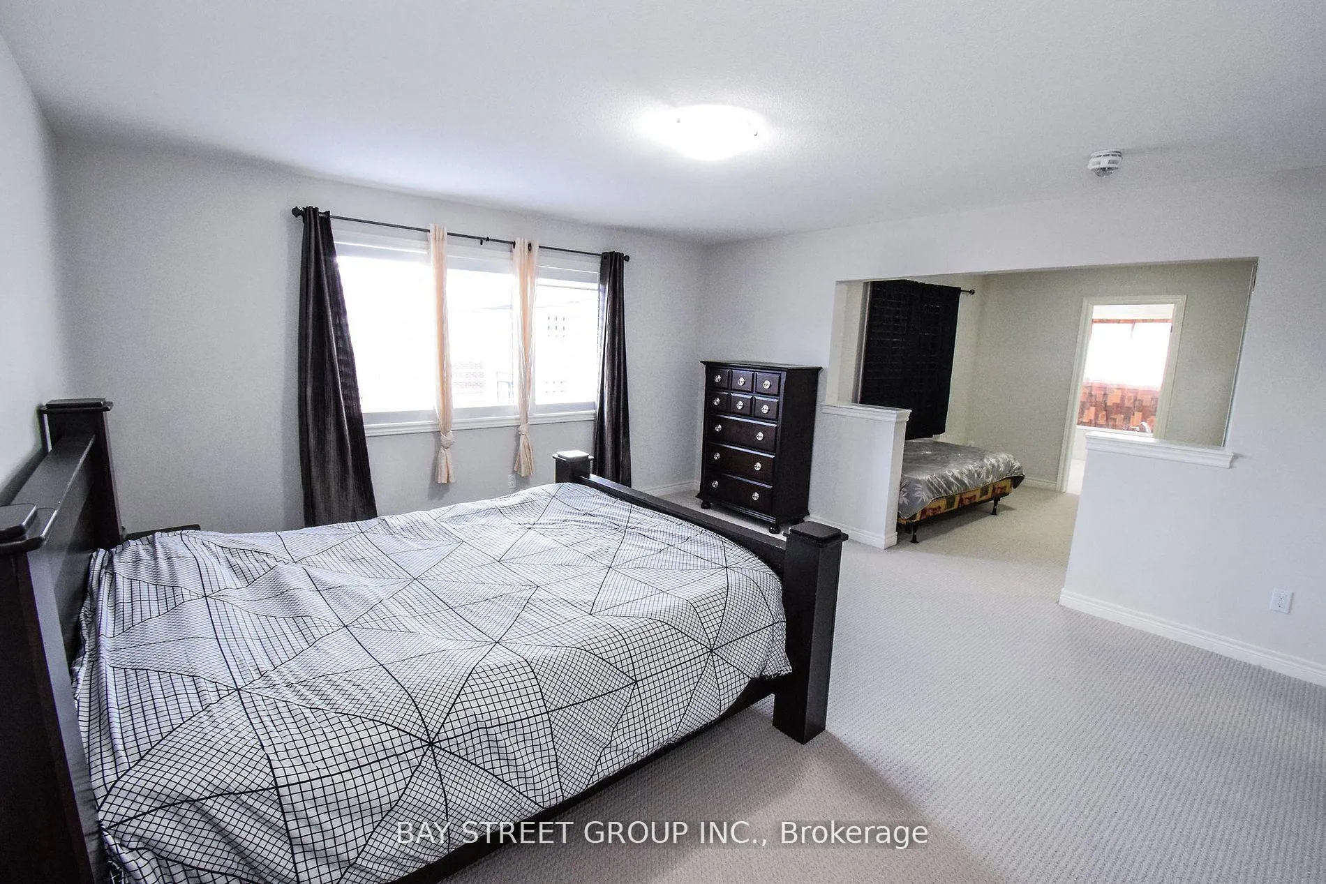 Photo 24 of 490 Silverwood Avenue, Welland, Coyle Creek — HOMEH