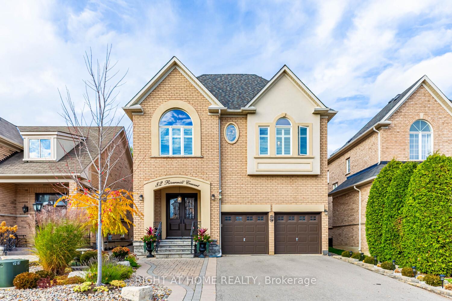 Photo 2 of 82 Rivermill Crescent, Vaughan, Patterson — HOMEH