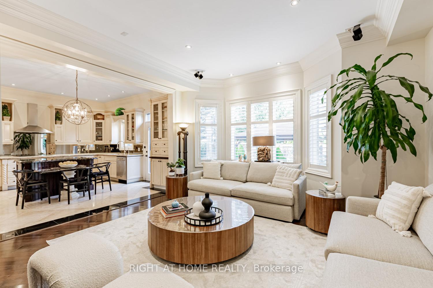 Photo 11 of 82 Rivermill Crescent, Vaughan, Patterson — HOMEH