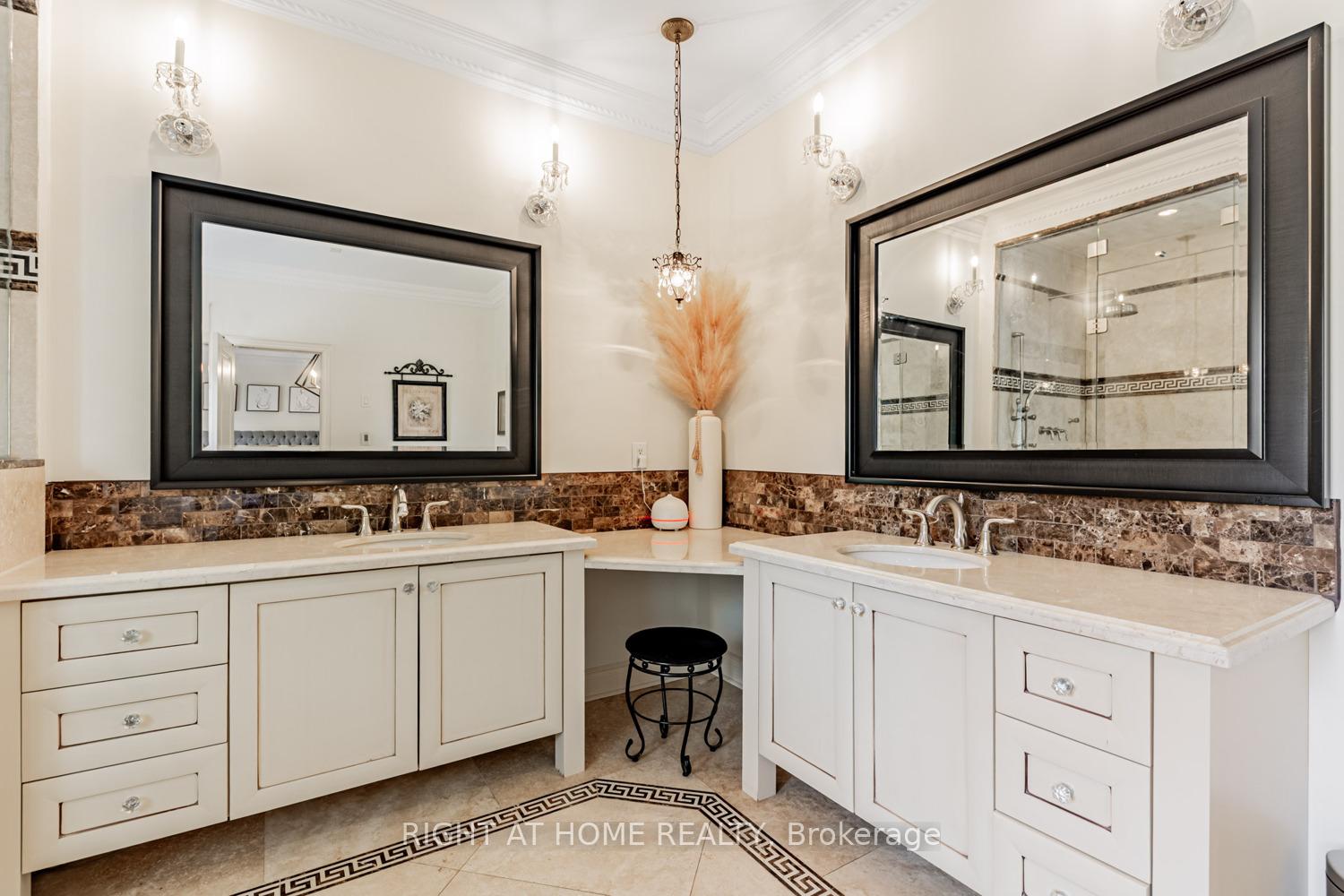 Photo 26 of 82 Rivermill Crescent, Vaughan, Patterson — HOMEH