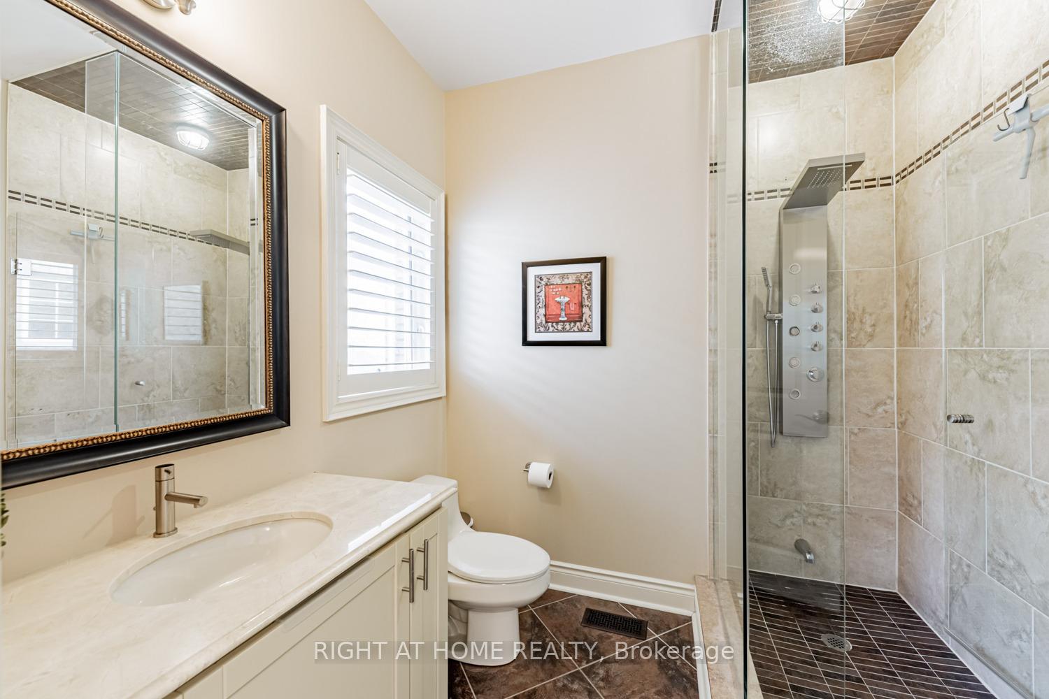 Photo 30 of 82 Rivermill Crescent, Vaughan, Patterson — HOMEH