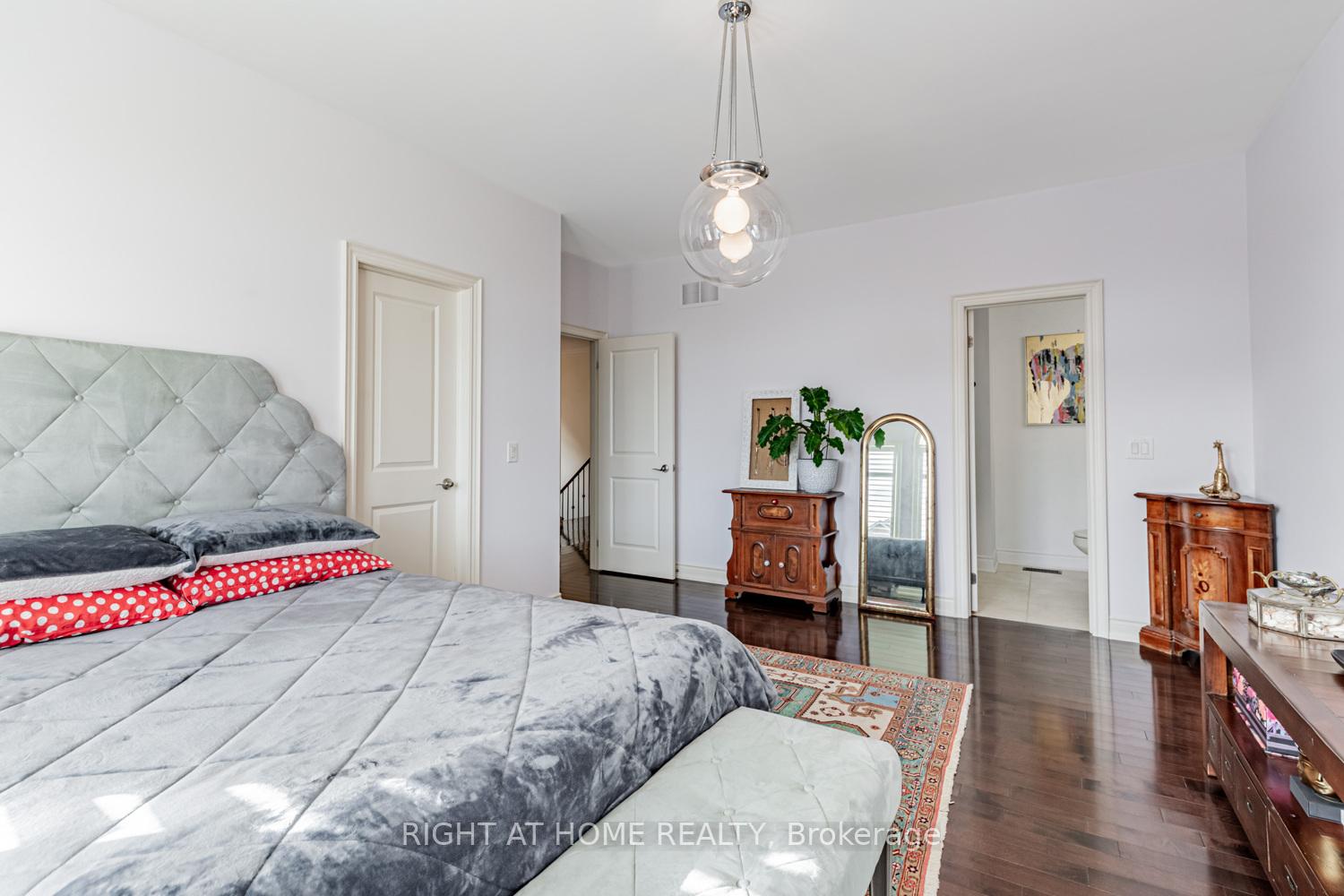 Photo 33 of 82 Rivermill Crescent, Vaughan, Patterson — HOMEH