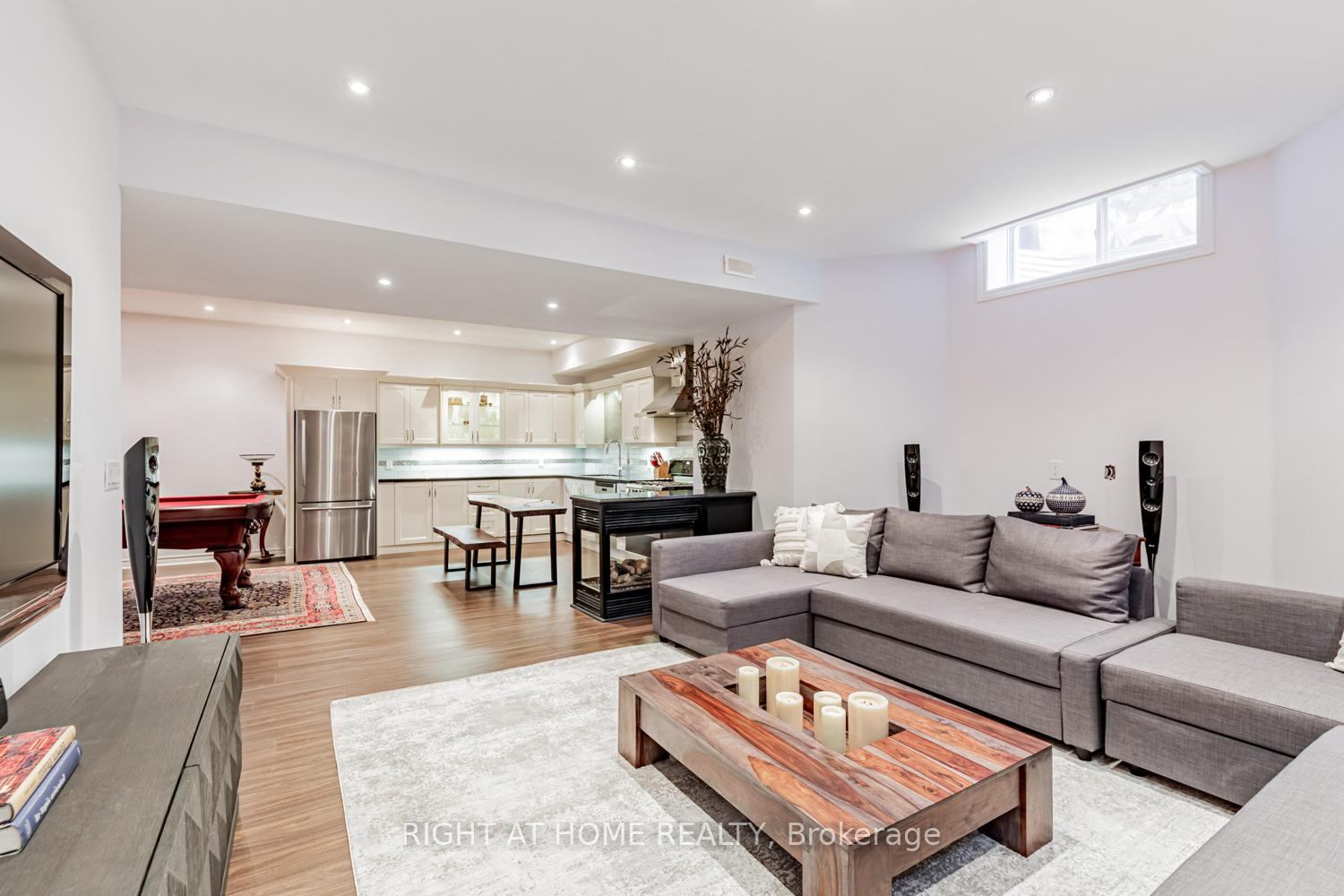 Photo 46 of 82 Rivermill Crescent, Vaughan, Patterson — HOMEH