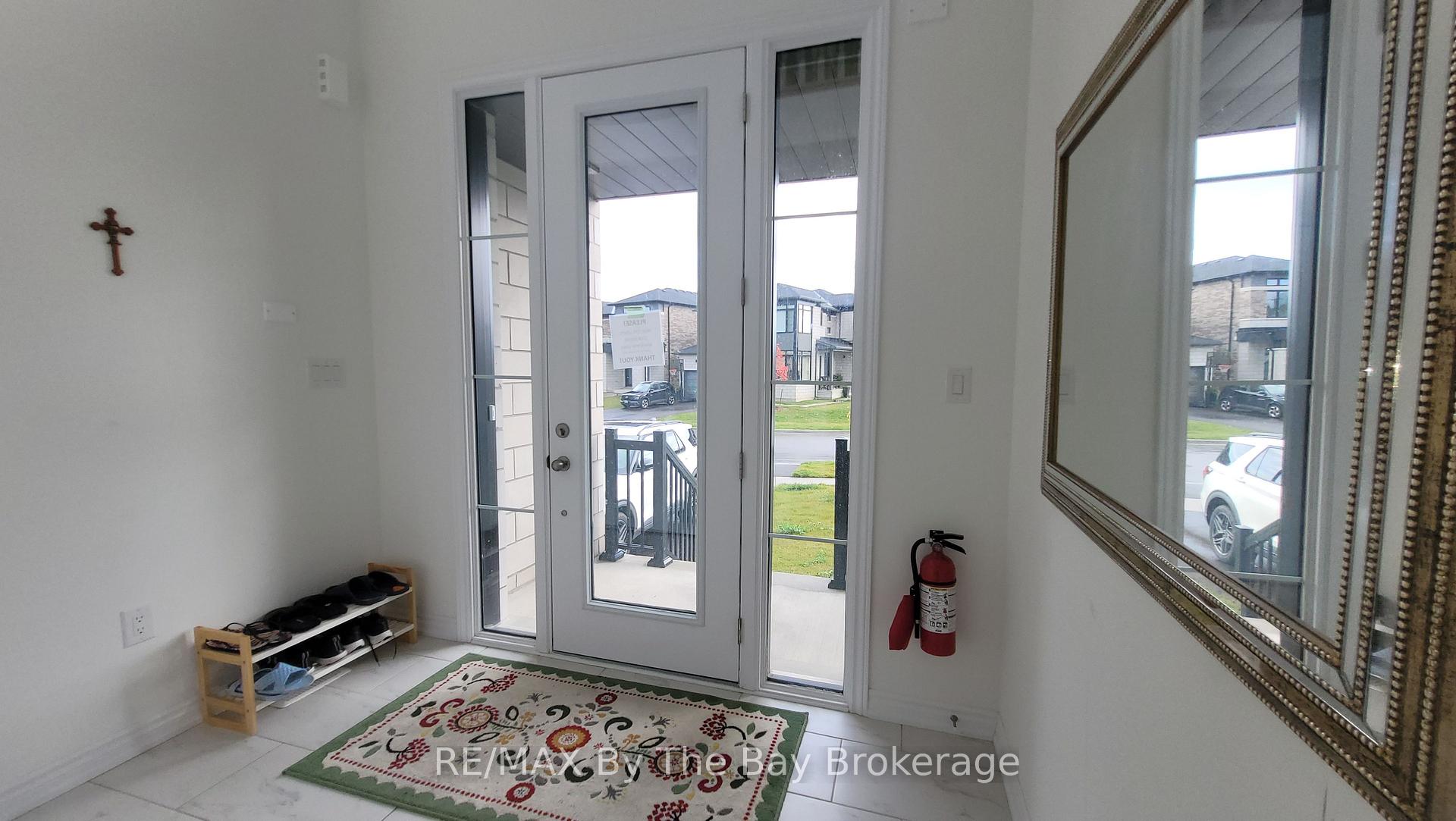 Photo 3 of 172 Rosanne Circle, Wasaga Beach — HOMEH