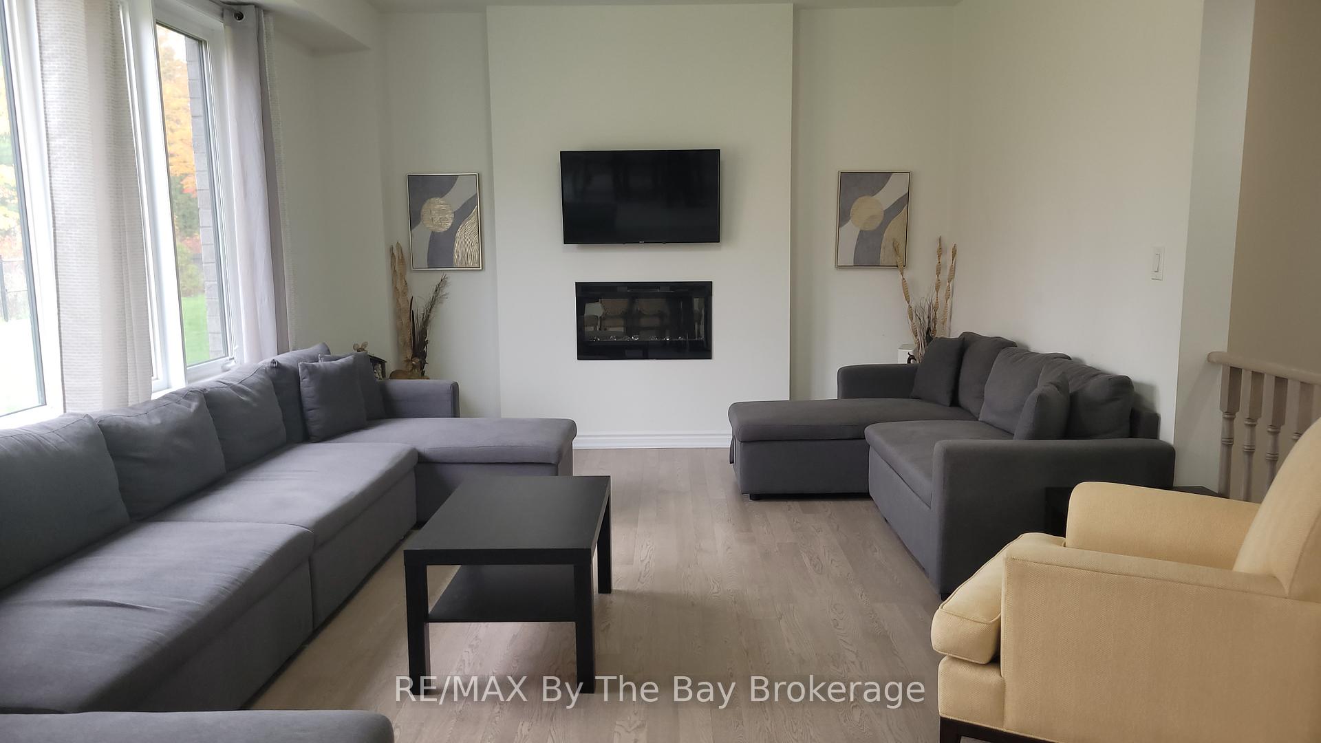 Photo 15 of 172 Rosanne Circle, Wasaga Beach — HOMEH