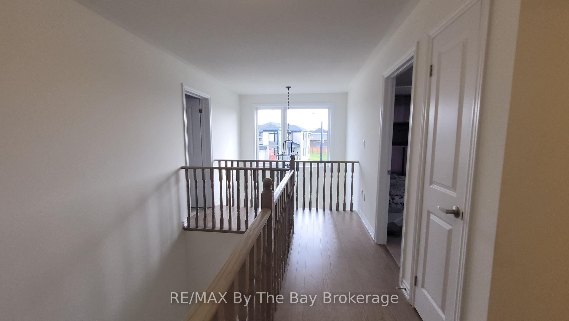 Photo 19 of 172 Rosanne Circle, Wasaga Beach — HOMEH