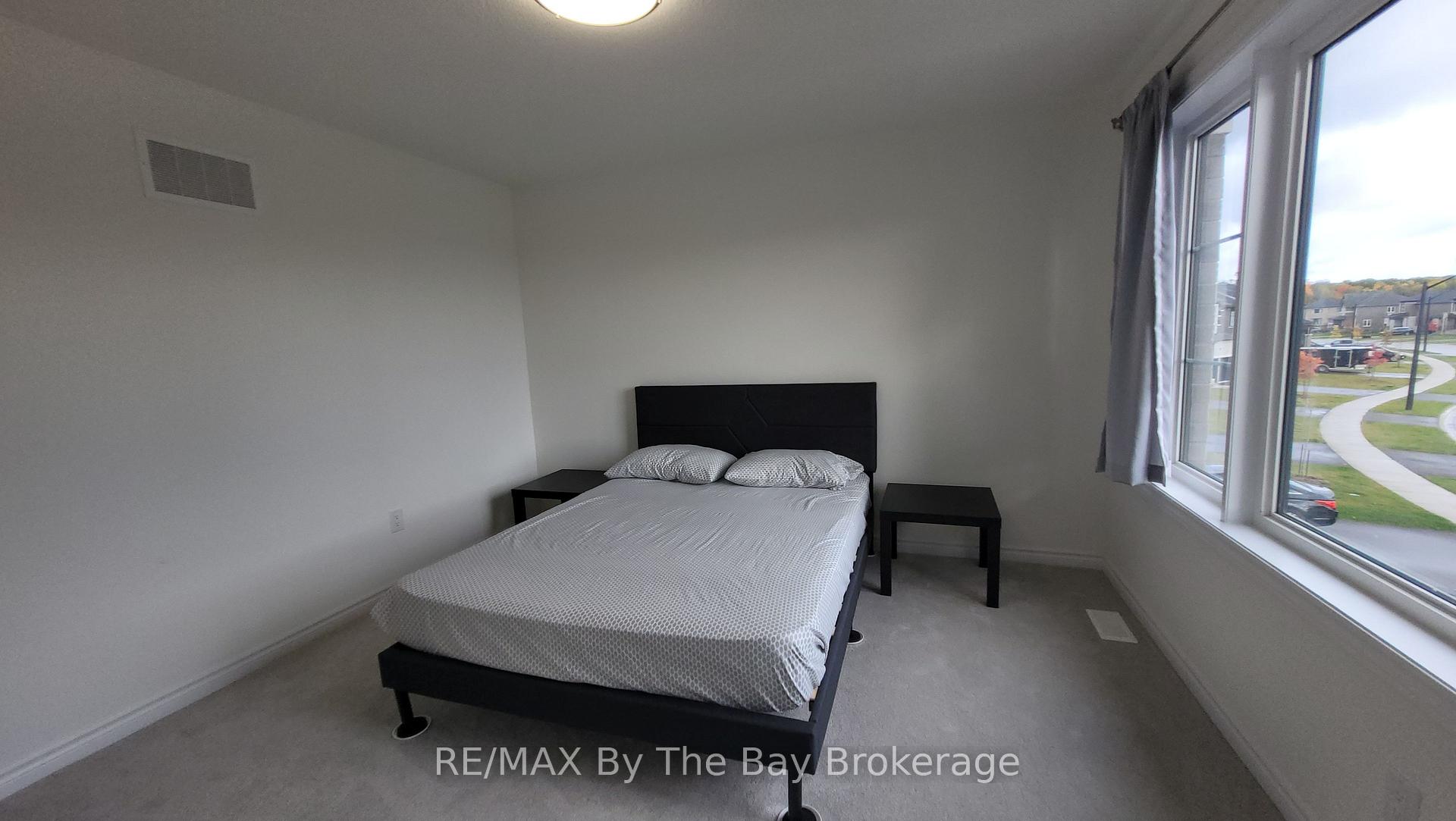Photo 21 of 172 Rosanne Circle, Wasaga Beach — HOMEH