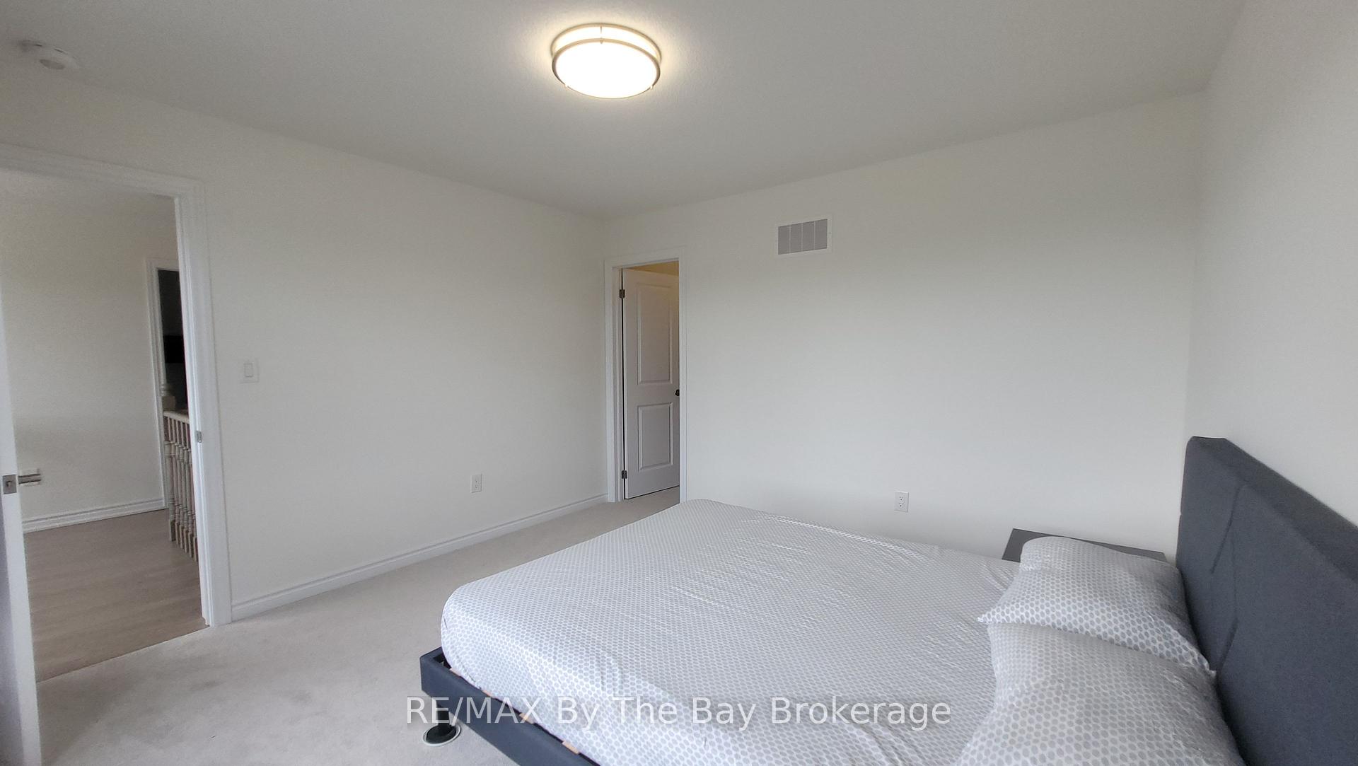 Photo 22 of 172 Rosanne Circle, Wasaga Beach — HOMEH