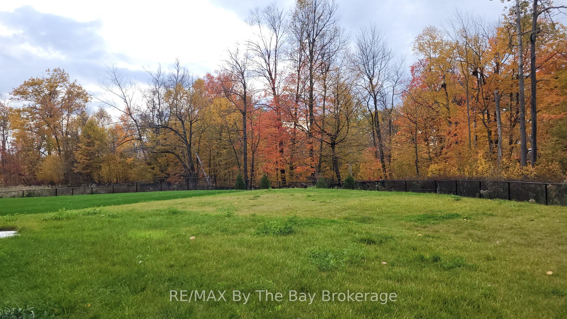 Photo 32 of 172 Rosanne Circle, Wasaga Beach — HOMEH