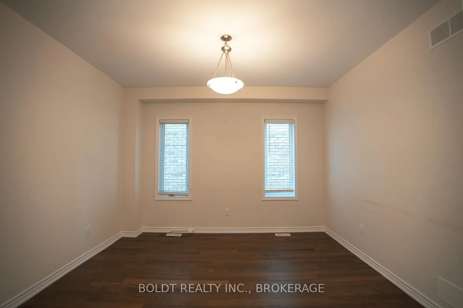 Photo 4 of 244 Bethune Avenue, Welland, Lincoln/Crowland — HOMEH