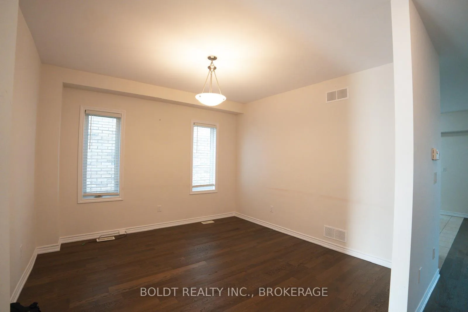 Photo 5 of 244 Bethune Avenue, Welland, Lincoln/Crowland — HOMEH