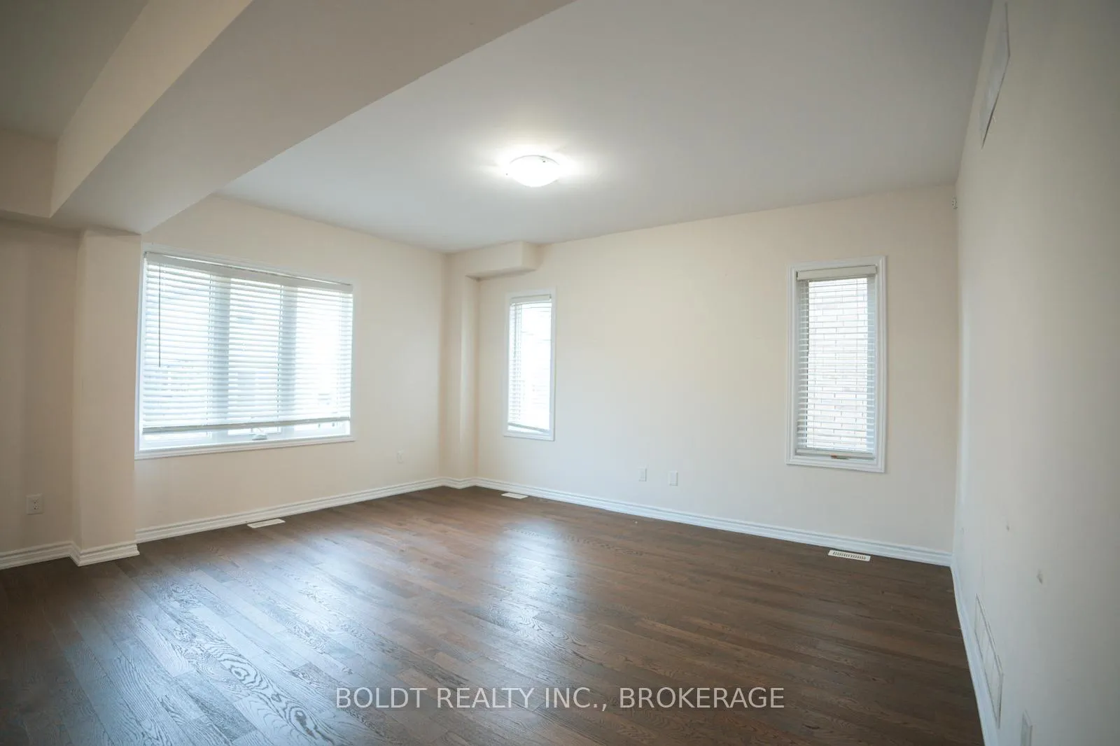 Photo 6 of 244 Bethune Avenue, Welland, Lincoln/Crowland — HOMEH