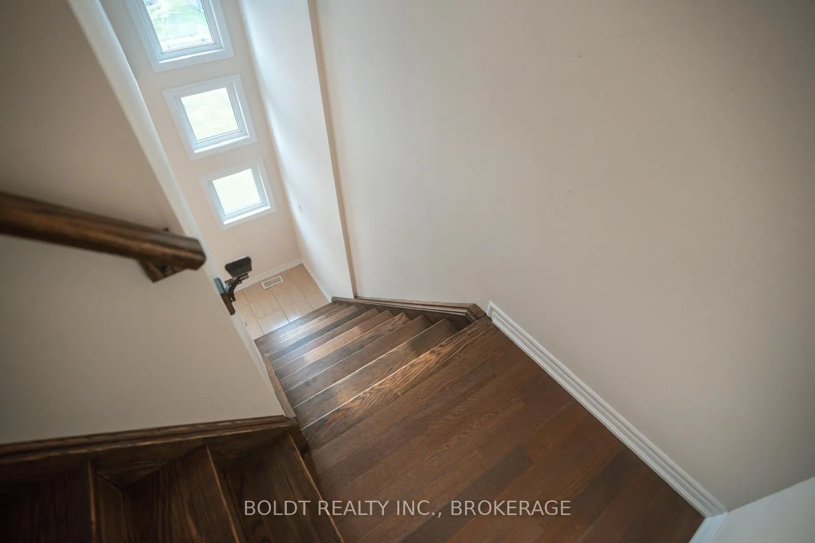 Photo 12 of 244 Bethune Avenue, Welland, Lincoln/Crowland — HOMEH