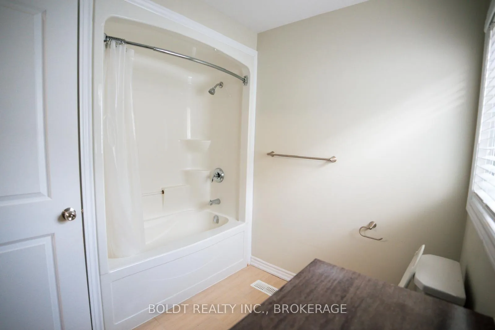 Photo 18 of 244 Bethune Avenue, Welland, Lincoln/Crowland — HOMEH