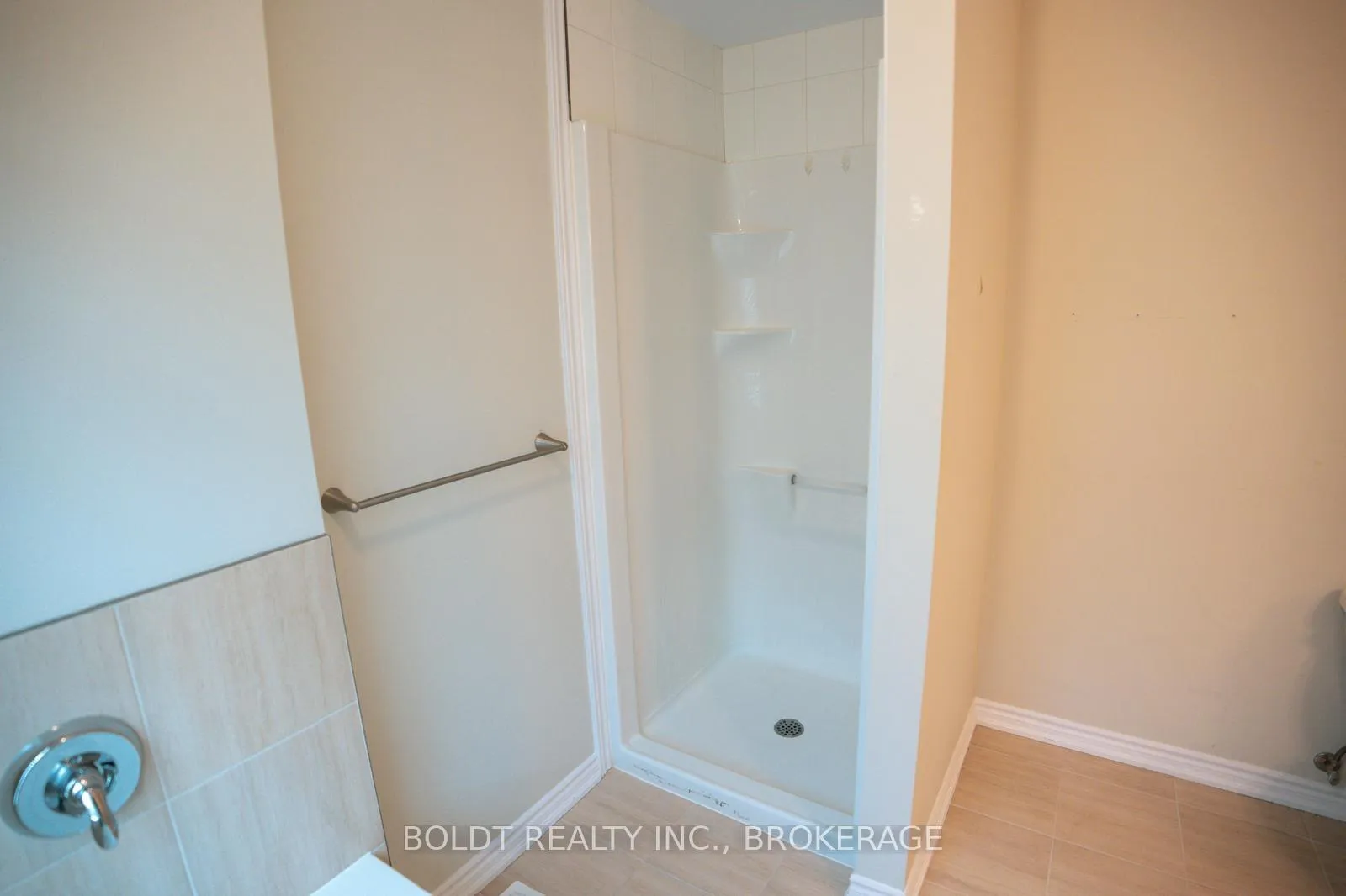 Photo 28 of 244 Bethune Avenue, Welland, Lincoln/Crowland — HOMEH
