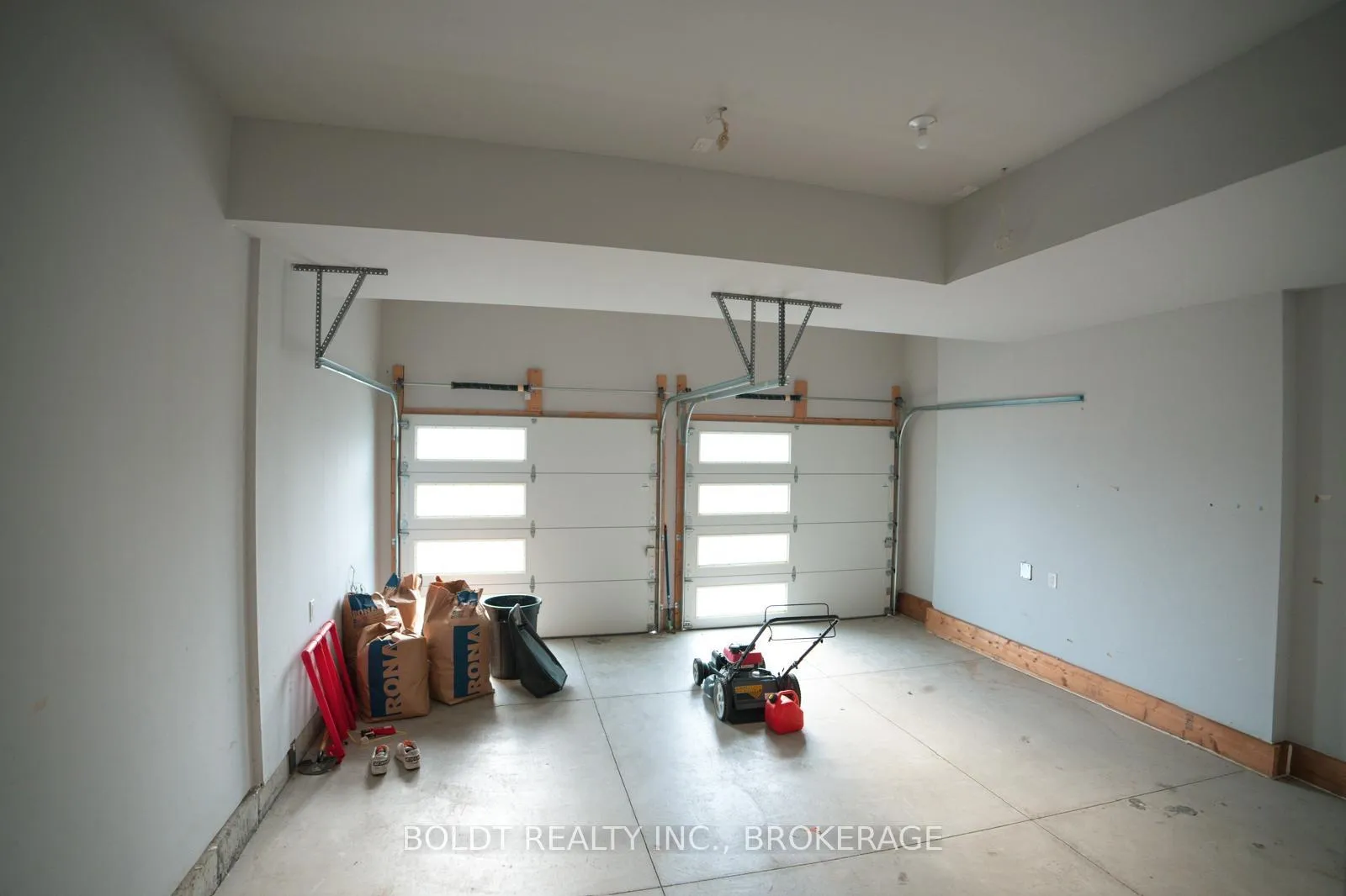 Photo 30 of 244 Bethune Avenue, Welland, Lincoln/Crowland — HOMEH