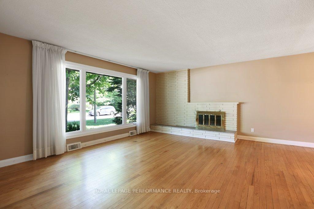 Photo 13 of 1388 Wesmar Drive, Ottawa, Alta Vista — HOMEH