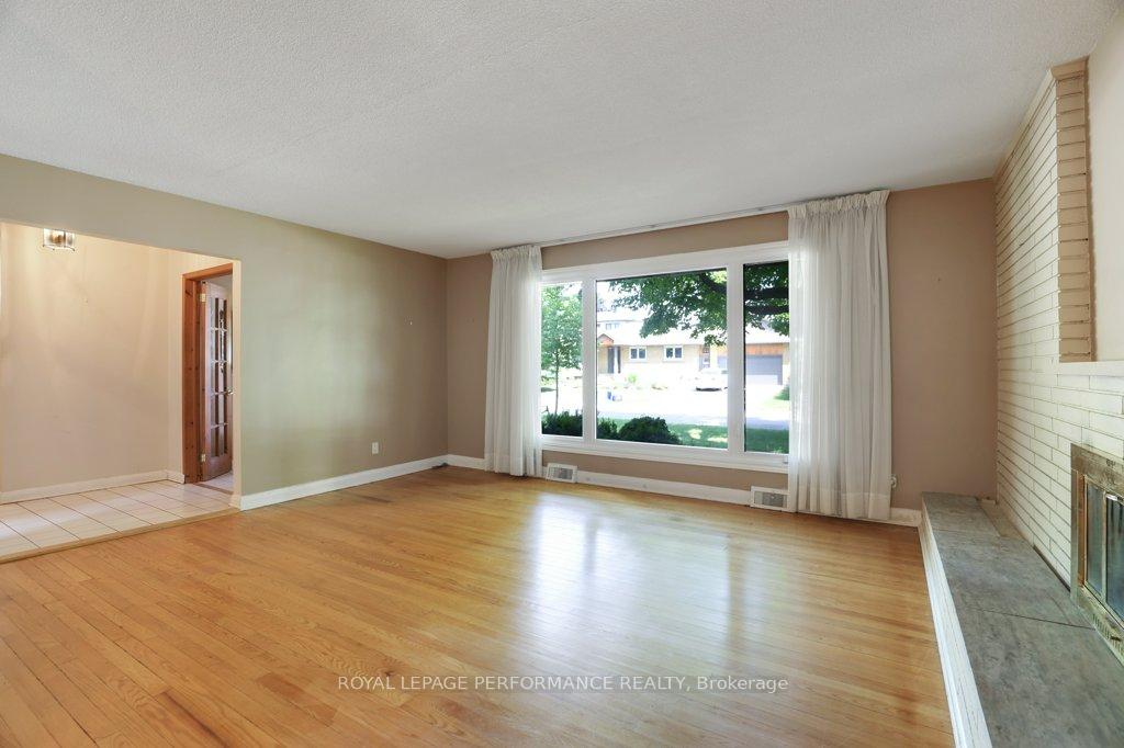 Photo 9 of 1388 Wesmar Drive, Ottawa, Alta Vista — HOMEH