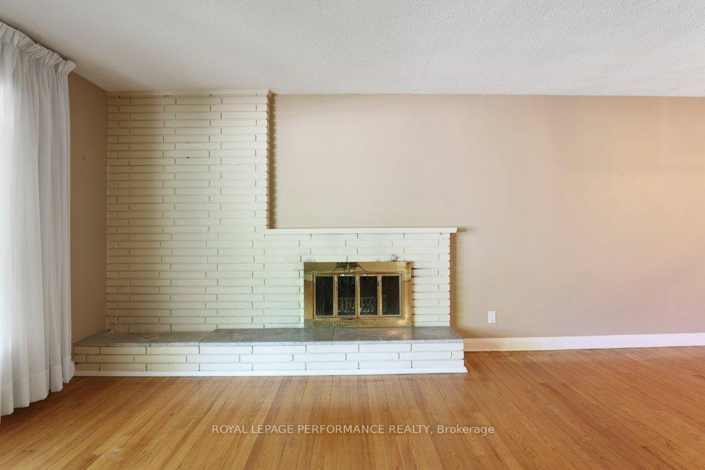 Photo 4 of 1388 Wesmar Drive, Ottawa, Alta Vista — HOMEH