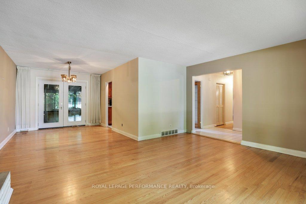 Photo 6 of 1388 Wesmar Drive, Ottawa, Alta Vista — HOMEH
