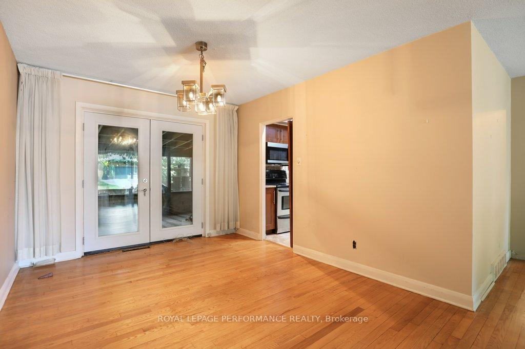 Photo 10 of 1388 Wesmar Drive, Ottawa, Alta Vista — HOMEH