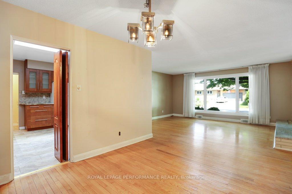 Photo 12 of 1388 Wesmar Drive, Ottawa, Alta Vista — HOMEH