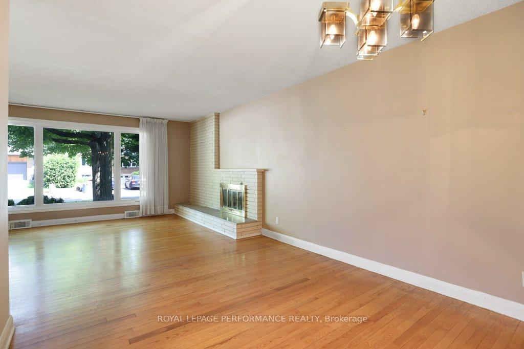 Photo 14 of 1388 Wesmar Drive, Ottawa, Alta Vista — HOMEH