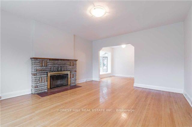 Photo 3 of 90 Arnold Avenue, Vaughan, Crestwood-Springfarm-Yorkhill — HOMEH