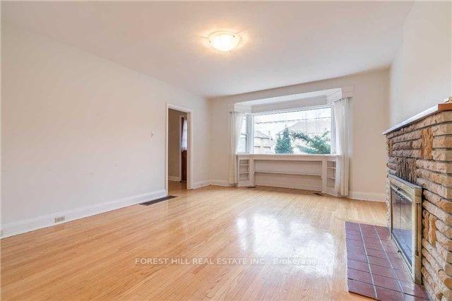 Photo 4 of 90 Arnold Avenue, Vaughan, Crestwood-Springfarm-Yorkhill — HOMEH