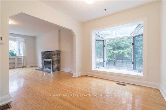 Photo 5 of 90 Arnold Avenue, Vaughan, Crestwood-Springfarm-Yorkhill — HOMEH