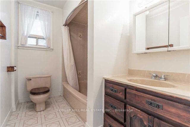 Photo 11 of 90 Arnold Avenue, Vaughan, Crestwood-Springfarm-Yorkhill — HOMEH