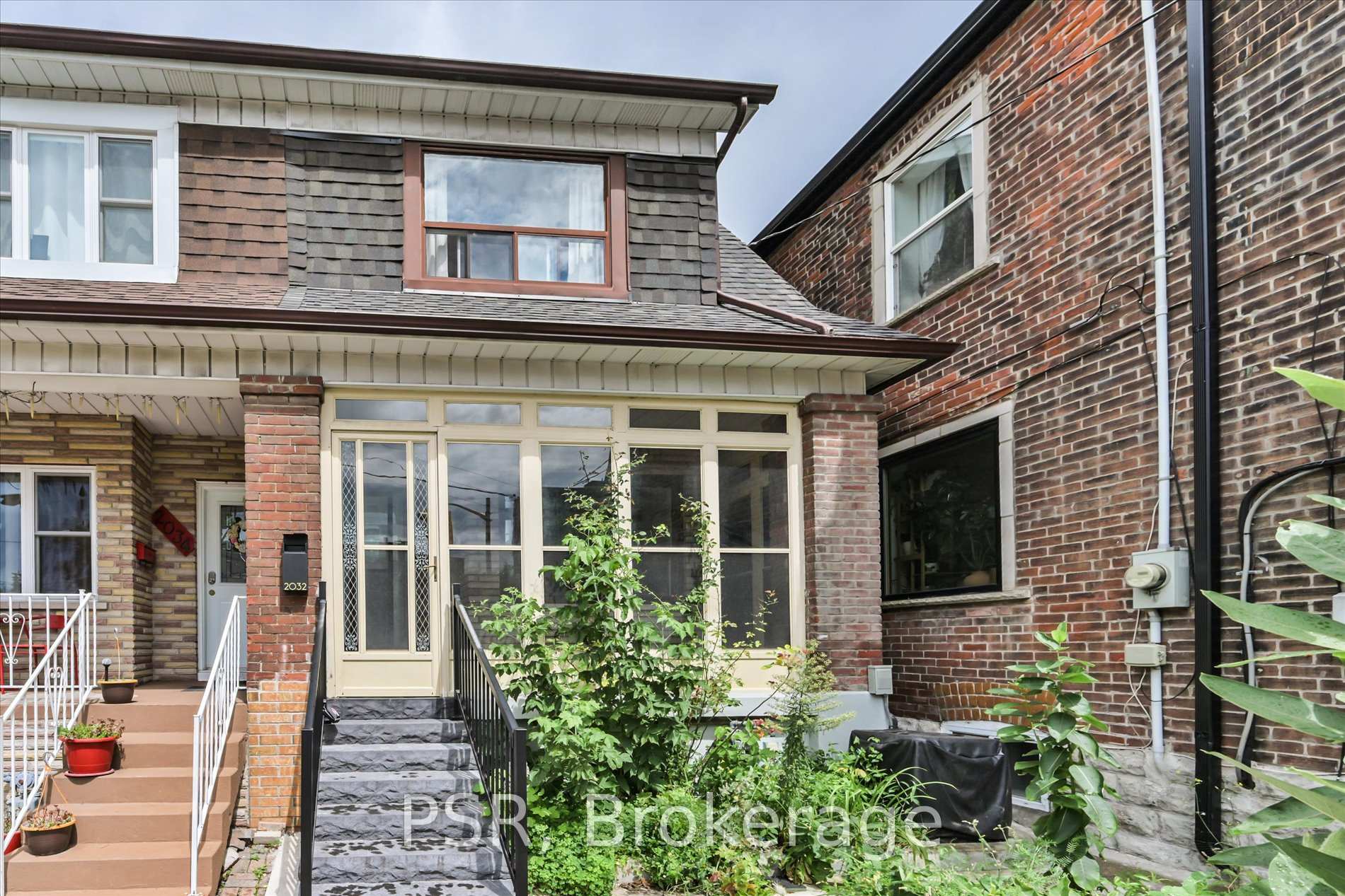 Photo 2 of Unit Lower, 2032 Davenport Road, Toronto, Weston-Pellam Park — HOMEH