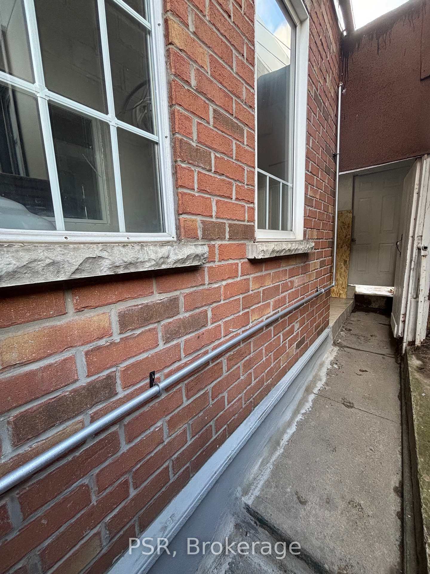 Photo 3 of Unit Lower, 2032 Davenport Road, Toronto, Weston-Pellam Park — HOMEH