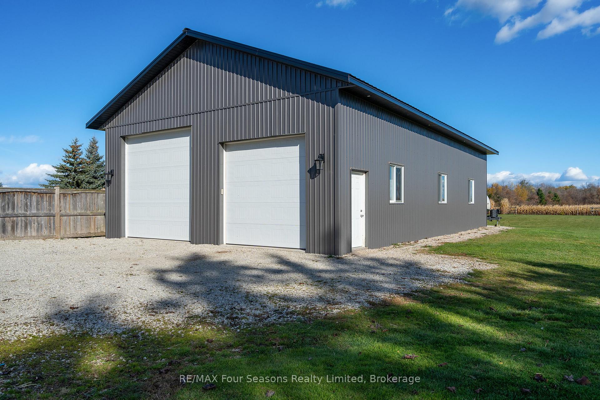 Photo 10 of 475 Lyons Court, Wasaga Beach — HOMEH